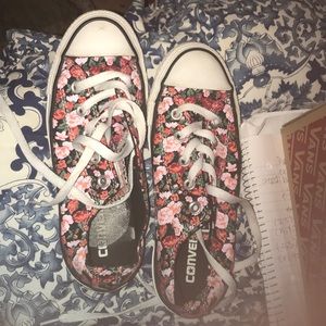 Flower print converse
